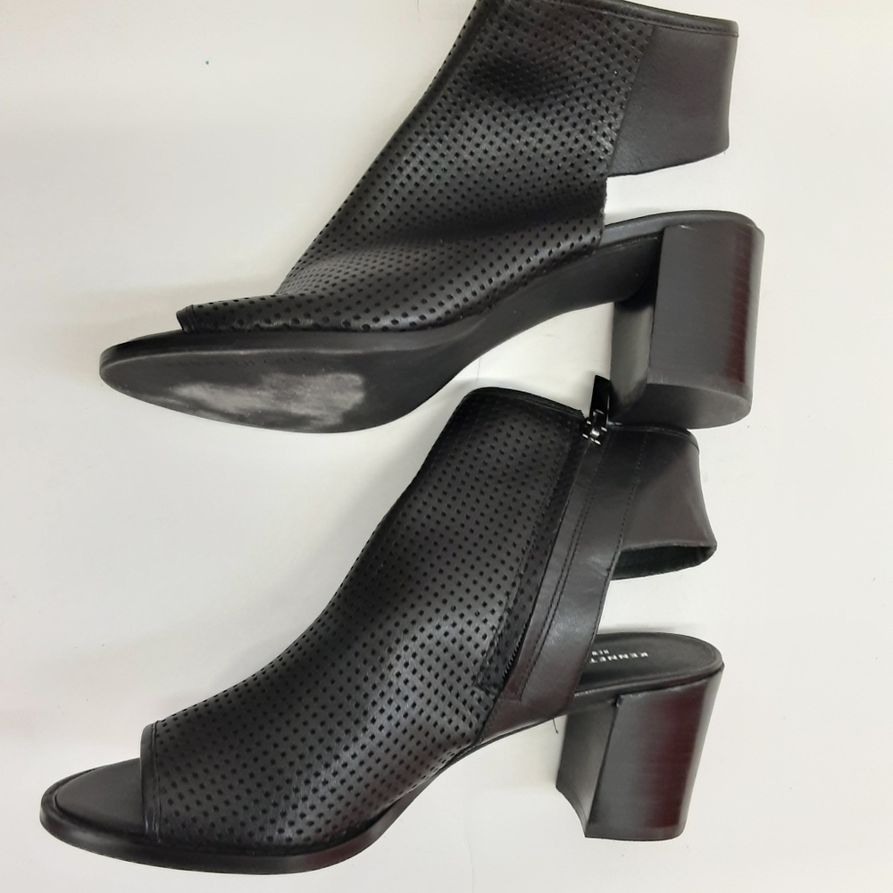 Kenneth Cole Black Leather Heels Sandals Size 7.5